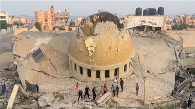 الاحتلال الإسرائيلي يقصف مسجدين في خان يونس بينهم خالد بن الوليد (فيديو)