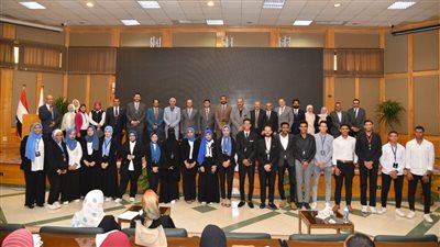 جامعة أسيوط تكرم الفائزين فى مسابقة أفضل الأبحاث دوليًا للعلوم الإنسانية والاجتماعية والفنون