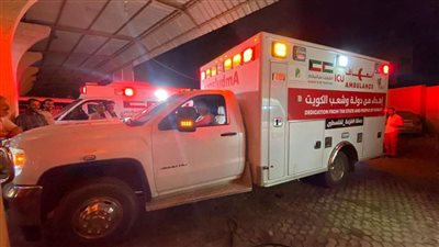 الهلال الأحمر الفلسطيني يتسلم 5 سيارات إسعاف مقدمة من الكويت (صور)