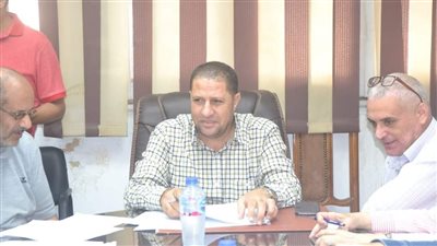 اجتماع بالبحيرة لمتابعة موقف تحصيل الإيرادات والمديونيات بالوحدات المحلية (صور)