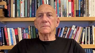 رئيس وزراء الاحتلال الأسبق: نتنياهو سيد الهراء ووجوده يشكل خطرا على إسرائيل 