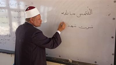 رئيس منطقة الوادي الجديد الأزهرية يتابع سير العملية التعليمية بمعاهد باريس 