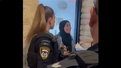رعب وصراخ، لحظة اعتقال إسرائيل لسيدة فلسطينية بسبب واتساب (فيديو)
