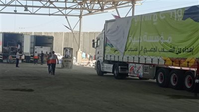 الهلال الأحمر الفلسطيني يتسلم 106 شاحنات مساعدات إغاثية لغزة