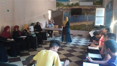جلسة تفاعلية ضمن أندية السكان بمركز شباب الحسينات في الأقصر
