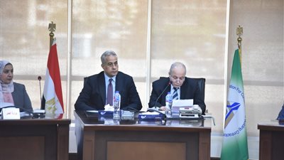 شحاتة: الدولة حريصة على التوازن في علاقات العمل بين طرفي الإنتاج