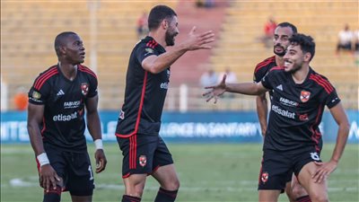 عمرو الحديدي: الأهلي قدم مباراة قوية أمام سيراميكا والشناوي نجم اللقاء