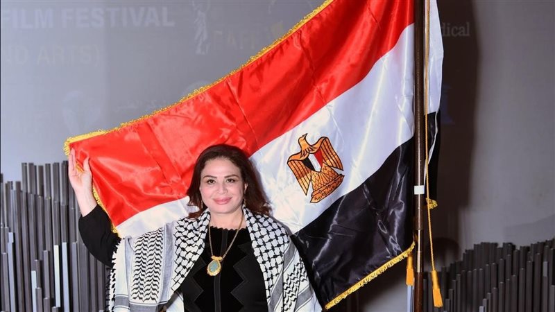 إلهام شاهين، فيتو