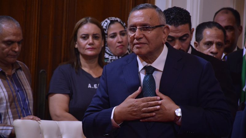 الدكتور عبد السند