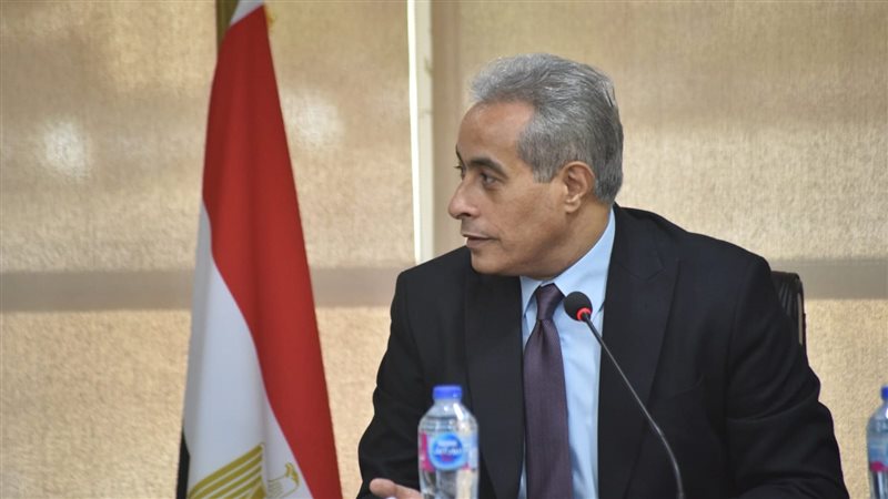 حسن شحاتة وزير العمل،فيتو