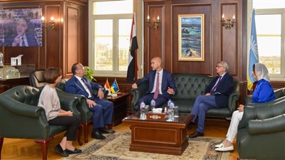 محافظ الإسكندرية يودع قنصل عام فرنسا ويؤكد دوره في توطيد العلاقات بين الجانبين