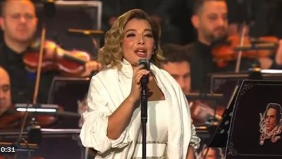 أصالة تفتتح ليلة روائع بليغ حمدي في الرياض (فيديو)