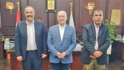 محافظ الأقصر يستقبل رئيس مياه الشرب والصرف الصحي الجديد