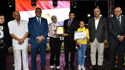 وزير الشباب والرياضة يفتتح عددا من المنشآت الرياضية بنادي العبور