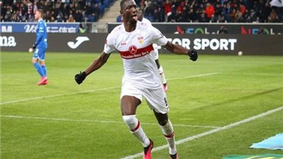 صحيفة ألمانية تؤكد غموض موقف هدّاف الدوري قبل صدام دورتموند