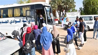 جامعة الوادي الجديد تشارك في برنامج حياة كريمة بقافلة طبية 