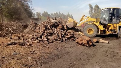 إزالة 56 مكمورة فحم بالبحيرة لمخالفة الاشتراطات البيئية