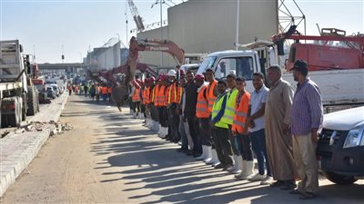 رئيس جهاز القاهرة الجديدة يشهد اصطفاف معدات شركات صيانة المياه والصرف 