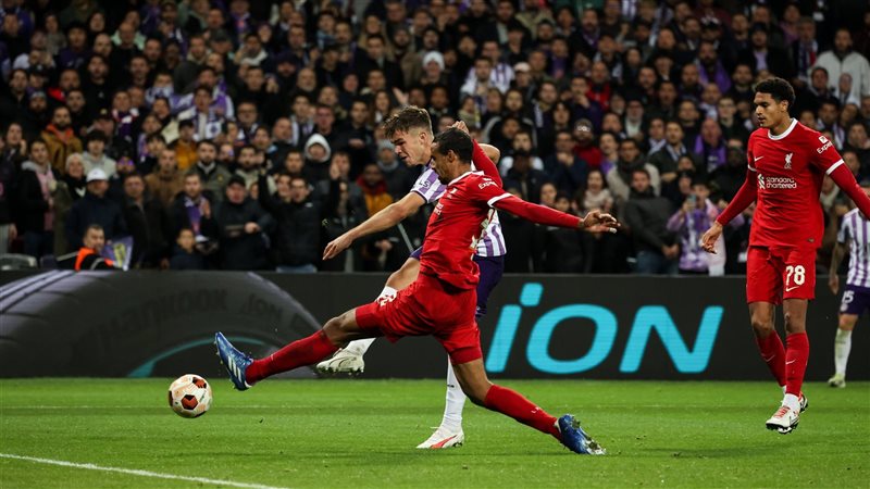 تولوز وليفربول، فيتو
