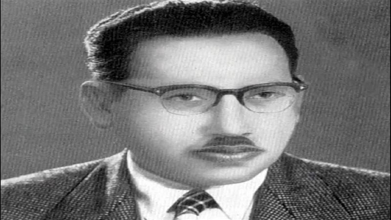 الكاتب المفكر علي