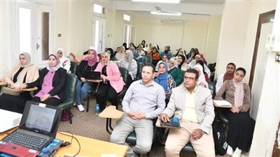 تحليل البيانات إحصائيًا باستخدام برنامج SPSS، ورشة عمل بآداب الوادي الجديد