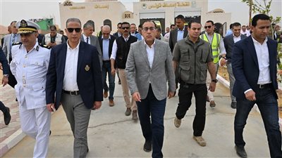رئيس الوزراء يتفقد مشروعات المبادرة الرئاسية حياة كريمة بالفيوم