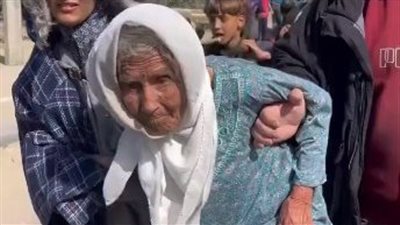 الحاجة أنعام تثير الأحزان، فلسطينية تسعينية تشهد سيناريو نكبة 48 للمرة الثانية بعد 75 عامًا (فيديو) 