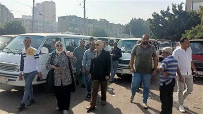  حي غرب بالإسكندرية يشن حملة رقابية مفاجئة للتأكد من التزام السائقين بتعريفة الركوب