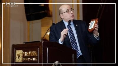 المصري هاني عتيبة.. أول شخصية غير إنجليزية يترأس الكلية الملكية للأطباء في بريطانيا (فيديوجراف)