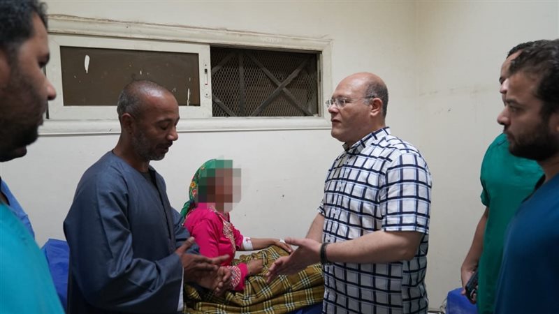 رئيس جامعة يتابع