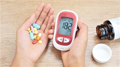 متى تحدث غيبوبة السكر، وما هي الإسعافات الأولية إذا أصيب أحد قريب منك بها؟