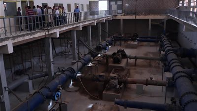 مسؤولو الإسكان يتفقدون عددا من مشروعات المرافق بـ 15 مايو 