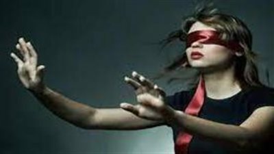 تفسير رؤية العمى في المنام وعلاقتها بكسب مال بطرق غير مشروعة 