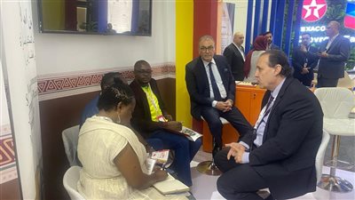 مشاركة متميزة لغرفة الملابس في معرض التجارة البينية الأفريقية 2023