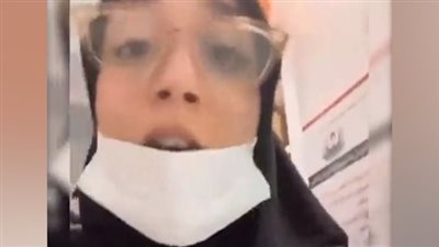 مجندة إسرائيلية تتحدث بلغة ركيكة، نشطاء يكشفون سر الفيديو المفبرك لطبيبة مستشفى الشفاء (فيديو)