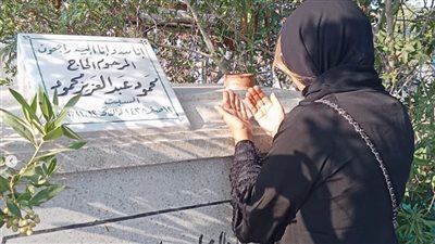 بوسي شلبي لـ محمود عبد العزيز في ذكرى رحيله: أحبك وأدعو لك (صور)