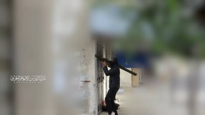 اشتباكات عنيفة على عدة محاور فى غزة بين الاحتلال والمقاومة، والفصائل تقصف المستوطنات