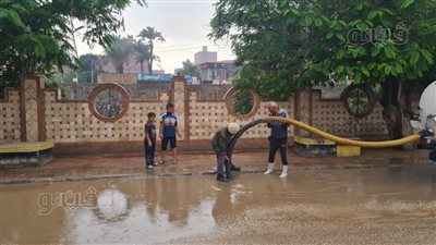 محافظ بني سويف يتابع جهود الأجهزة التنفيذية لرفع مخلفات مياه الأمطار