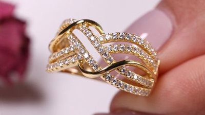 تفسير رؤية خاتم الذهب في المنام وعلاقتها بالحزن والهم وخسارة المال 