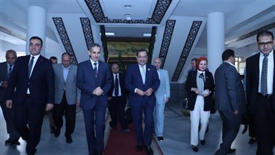 محافظ الغربية يستقبل وفدا برلمانيا من مجلس الشيوخ، والنواب يشيدون بتطوير صناعة الغزل والنسيج 