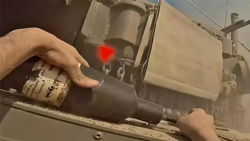 المثلث الأحمر ركز