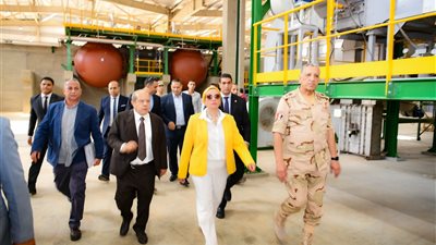 وزيرة البيئة تتفقد مصنع إنتاج الأسمدة العضوية من المخلفات بمنطقة الروبيكى (صور)