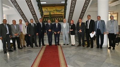 محافظ الغربية يستقبل وفدا برلمانيا
