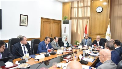 وزير العمل يشيد بدور اتحاد الصناعات في تدريب الطلبة والشباب 