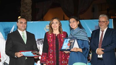 وزيرة الثقافة تشهد ختام الدورة السادسة عشرة لملتقى الأقصر لفن التصوير (صور)