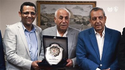 بداية عهد جديد بين الصحفيين والزمالك، حسين لبيب يستقبل البلشي في النادي (صور)