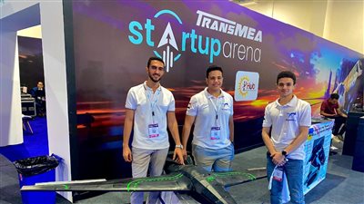 طلاب هندسة أسيوط يشاركون في معرض النقل الذكي بسيارة كهربائية وطائرة متطورة 