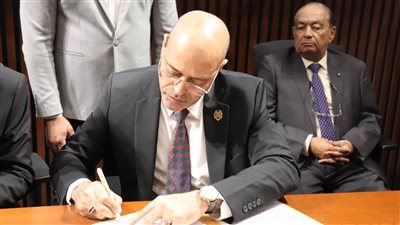 اتحاد العمال يوقع بروتوكول تعاون مع شركة لإدارة وتشغيل وتطوير الجامعة العمالية