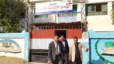 رئيس مركز الداخلة بالوادي الجديد يتابع تجهيز المقار الانتخابية للانتخابات الرئاسية