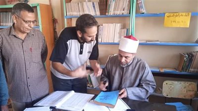 رئيس المنطقة الأزهرية بالشرقية يتابع سير الدراسة بديرب نجم